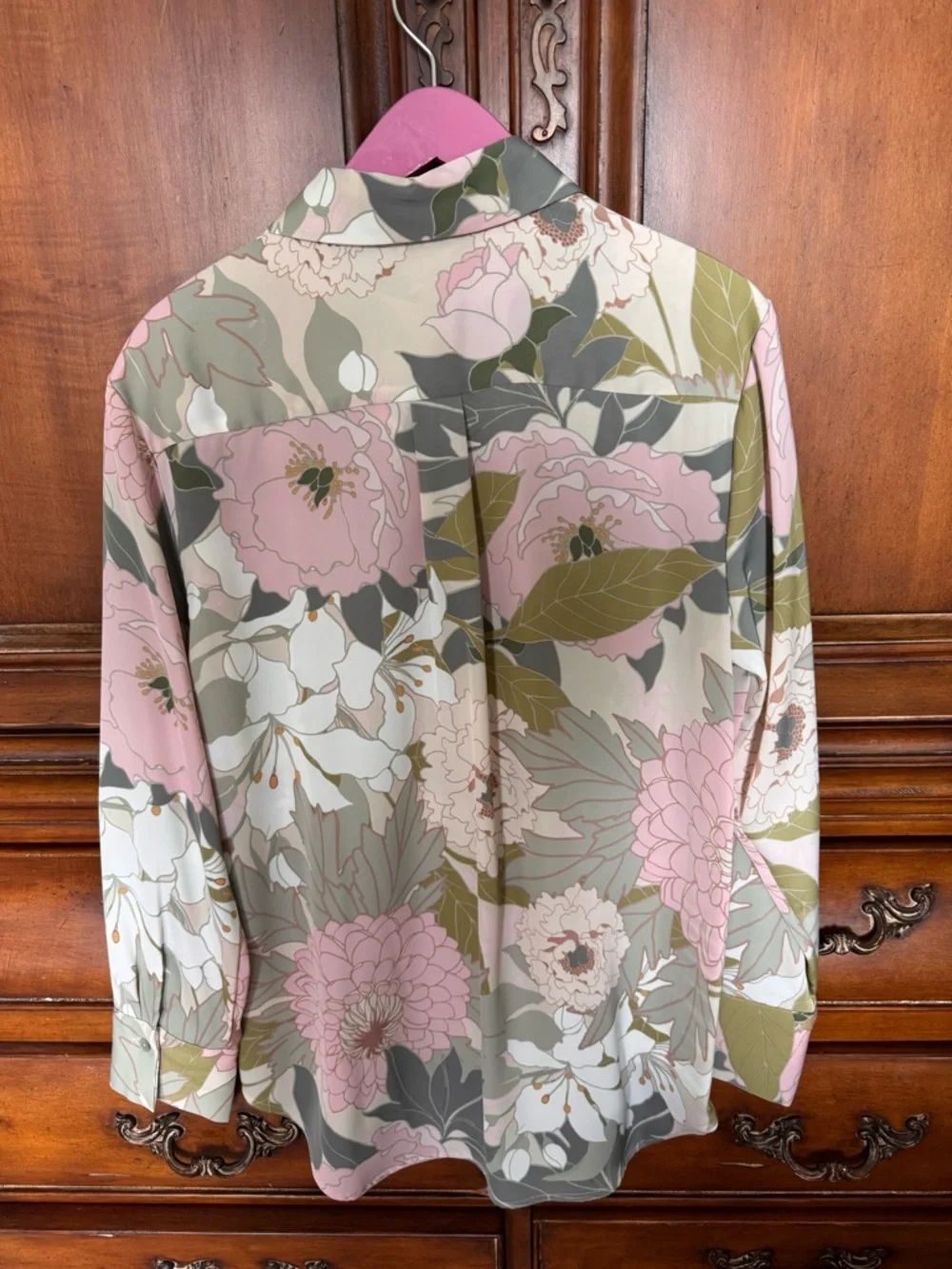 Joie Blouse in Pink, Olive & Cream with gorgeous mother of pearl buttons - Picture 5 of 5